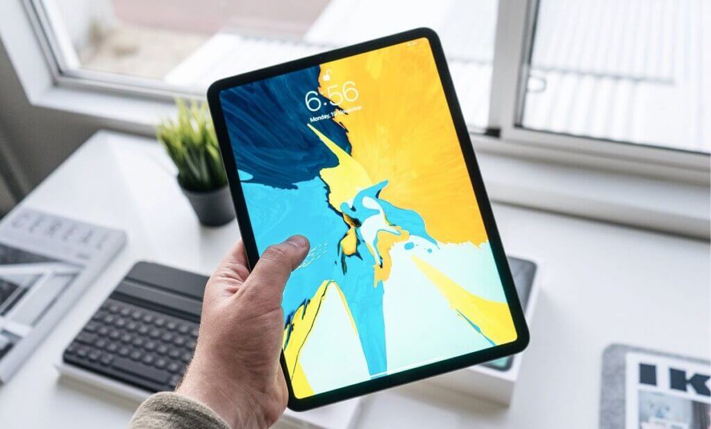 ipadを持つ人