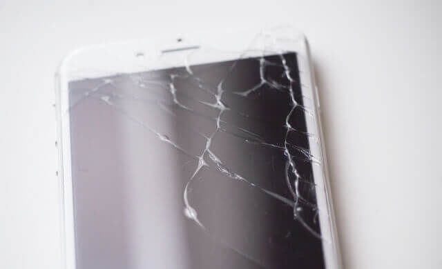 液晶画面が壊れているスマホ