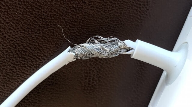 充電ケーブルの劣化や故障