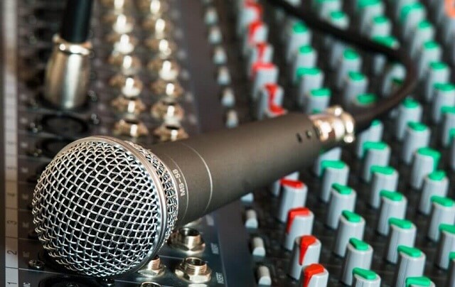 楽曲本来の音を楽しみたい人には《Flat》