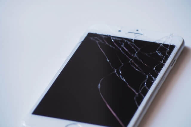iPhoneの画面は割れやすい