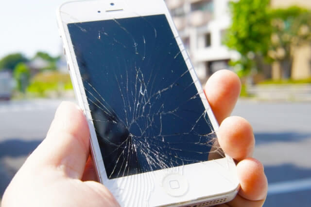 壊れているスマホでも高く売れる？売れない？