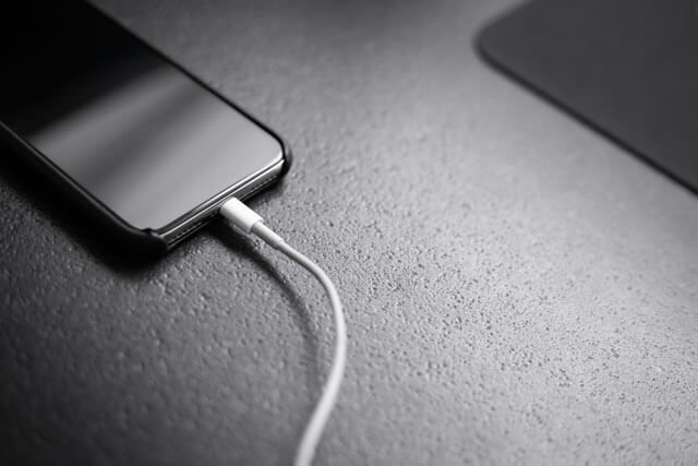 スマホの充電ができない！その対処方法を伝授