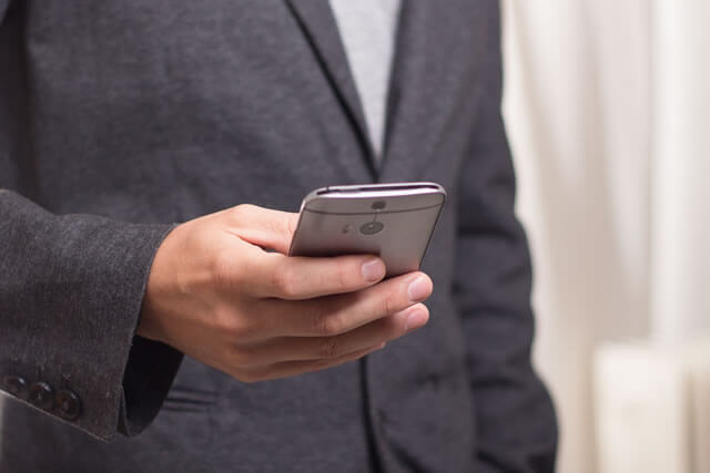 スマートフォンの機種の確認方法